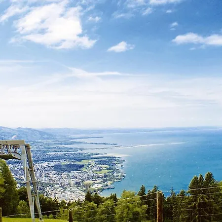 - Weiss * Lindau (Bodensee)