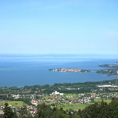 - Weiss * Lindau (Bodensee)