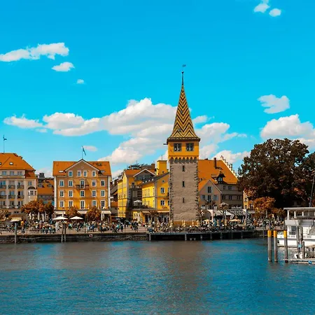 - Weiss * Lindau (Bodensee)